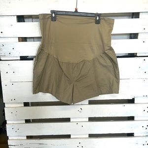 Liz Lange maternity shorts